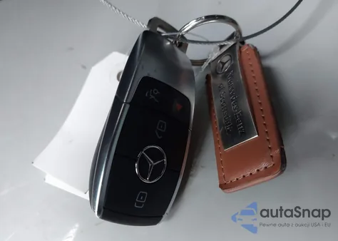 2020 Mercedes-Benz Glc 300 z USA, uszkodzony, nr VIN WDC0G8DB0LF726295